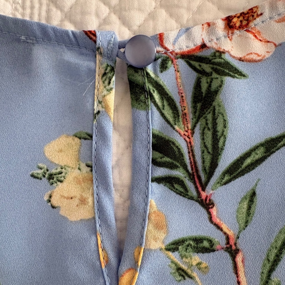 FLORAL/BLUE BLOUSE π - Picture 5 of 6